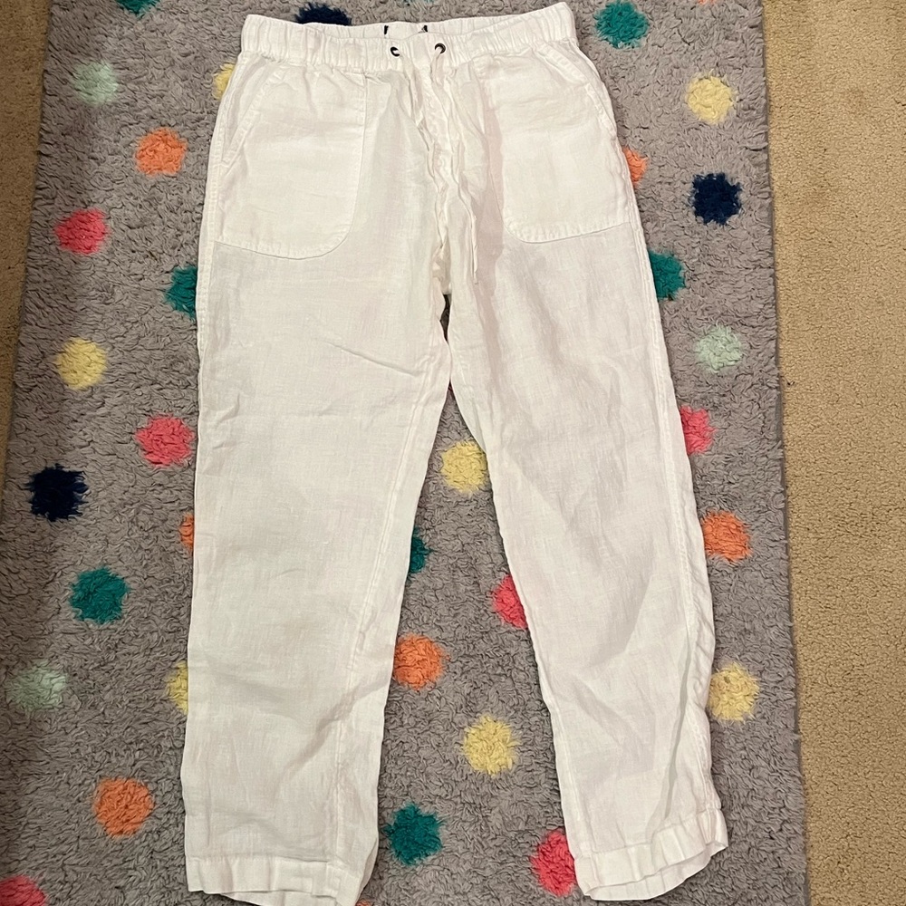 Super cute summer flowy white pants!